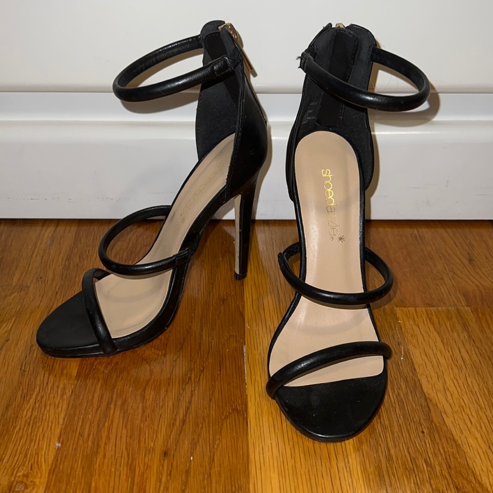 Sylvana Black Heels - Picture 1 of 7